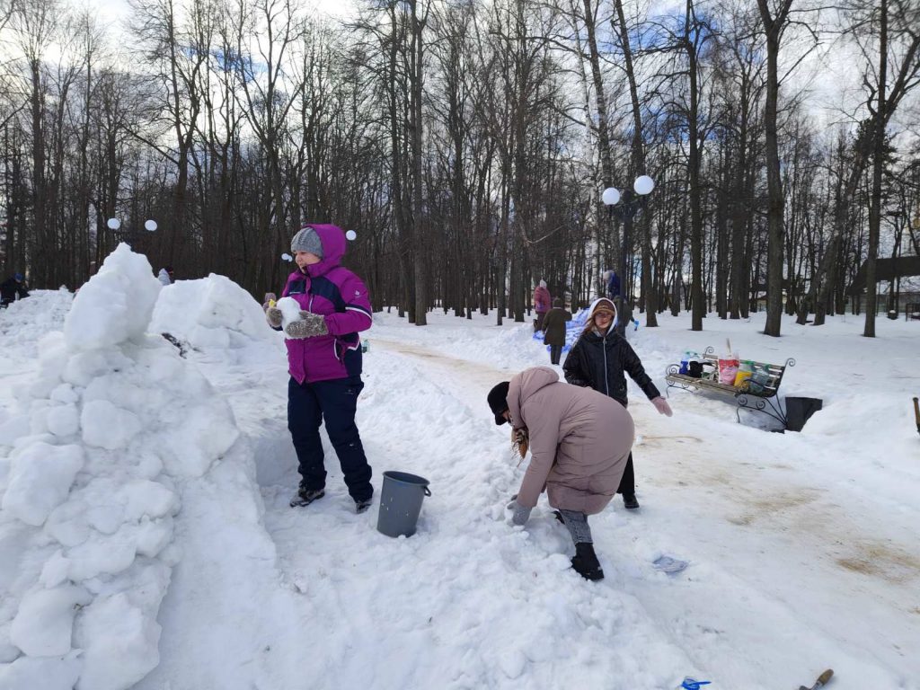 5 марта в городском парке состоялся конкурс снежных фигур «Снежная сказка»